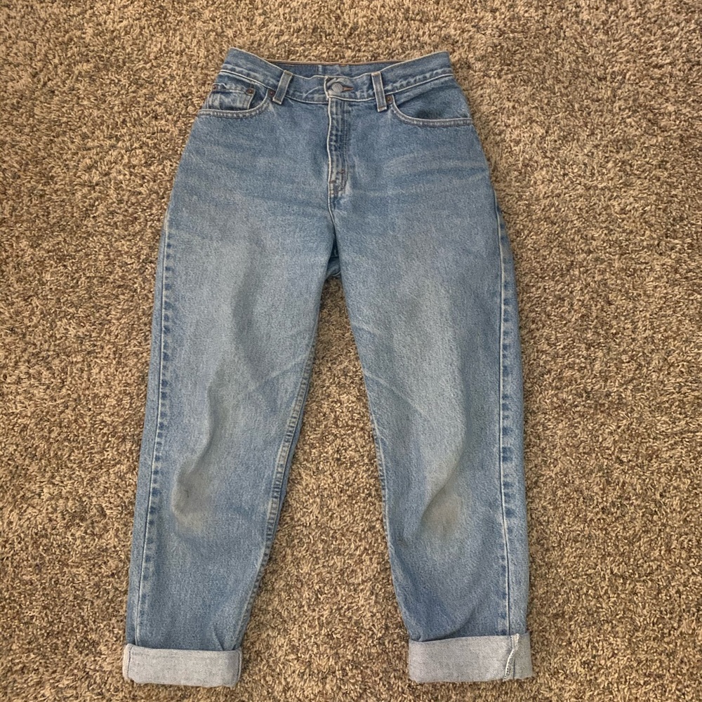 Vintage Levi’s (550s light wash)